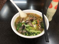 -丫丫桂林米粉(学府店)