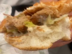 -麦当劳(上海虹桥站30B检票口楼上)