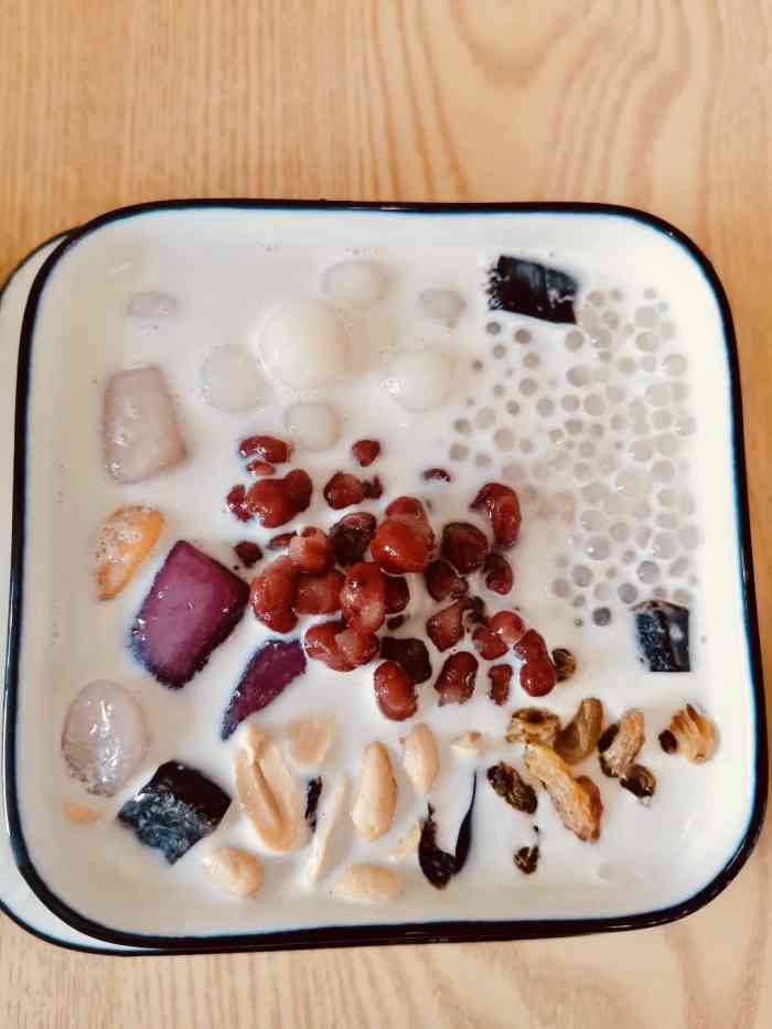 福记甜品(盘龙店)-"一进店非常热情的小姐姐招呼我 感觉还没有.