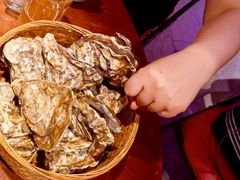 威海首家高压锅竹笼生蚝-蚝堡海鲜·威海菜·海肠捞饭·烧烤·亚洲吃蚝公司(幸福门店)
