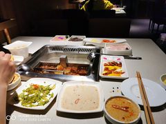 -海底捞火锅鲜切牛肉主题店(长寿路店)