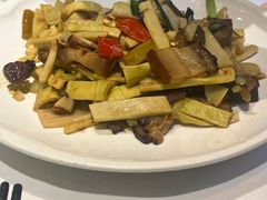 -江城小馆陕南妈妈菜·全球旅行餐厅(钟楼店)