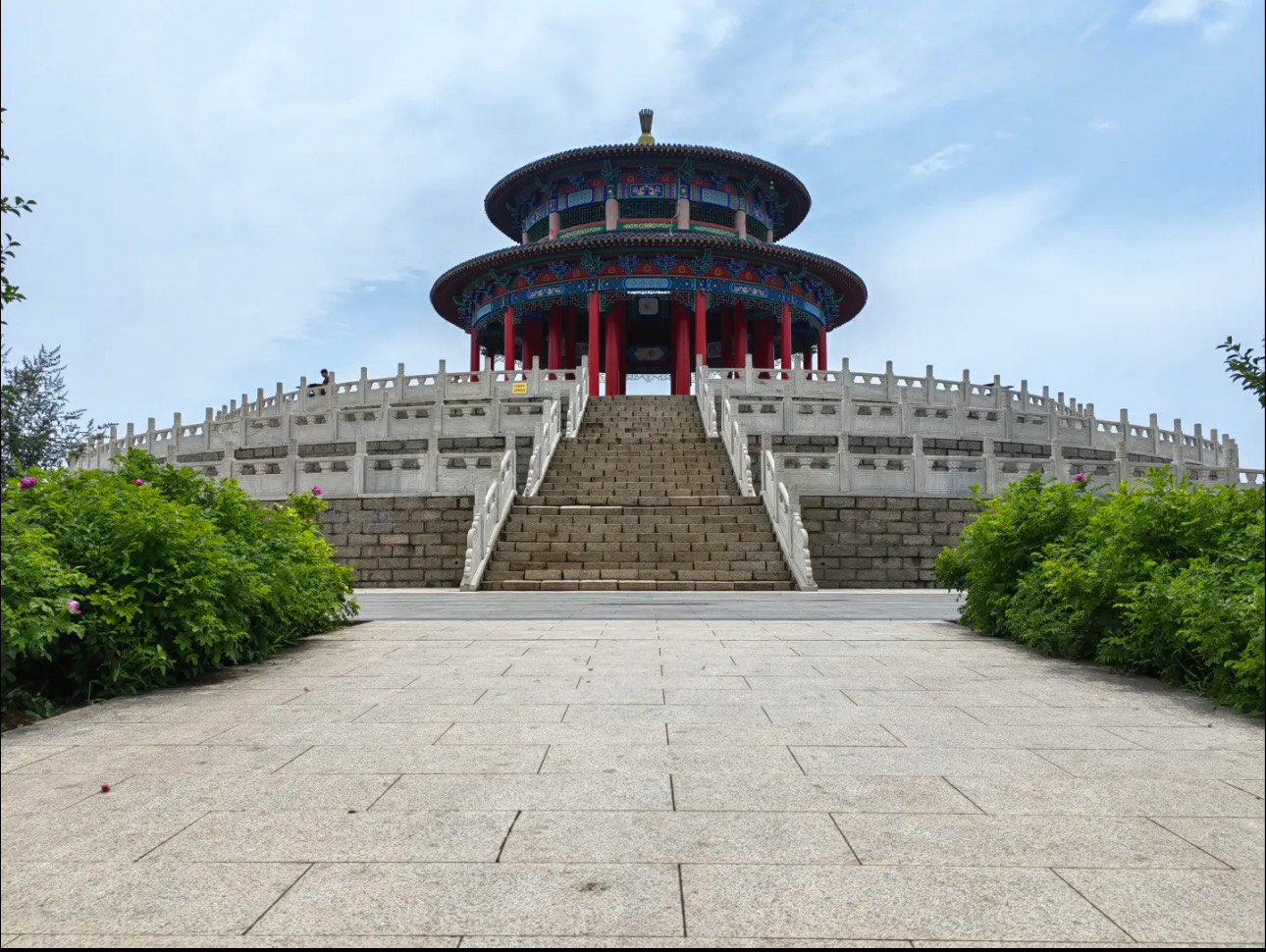 天天领红包涞源烟墩山公园是一个免费的公园,位于涞源县城东侧,是
