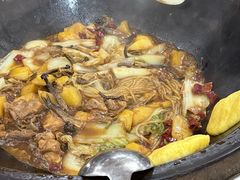 -粘豆包柴火铁锅炖