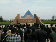 -上海市龙华烈士陵园