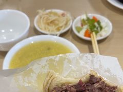 -闫家驴肉老店(华电一校店)
