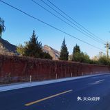 没有火车，在他的下一站斜河涧有一个火车公园