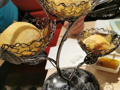 霸王酥皮叉烧包-避风塘(宝山万达店)