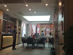 大堂-有红鸡毛店·川菜(建设路店)