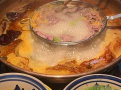 -洱火云南酸菜牛肉火锅(石景山当代商城店)