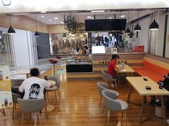 -乐磊奶茶店