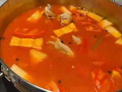 -尚尚仙·酸汤猪手·猪肚鸡火锅(华联万柳购物中心店)