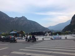 -百里峡七彩艺术小镇