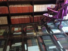 -钟书阁(松江泰晤士小镇店)