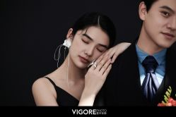 -雪中彩影婚纱摄影·微光艺术中心