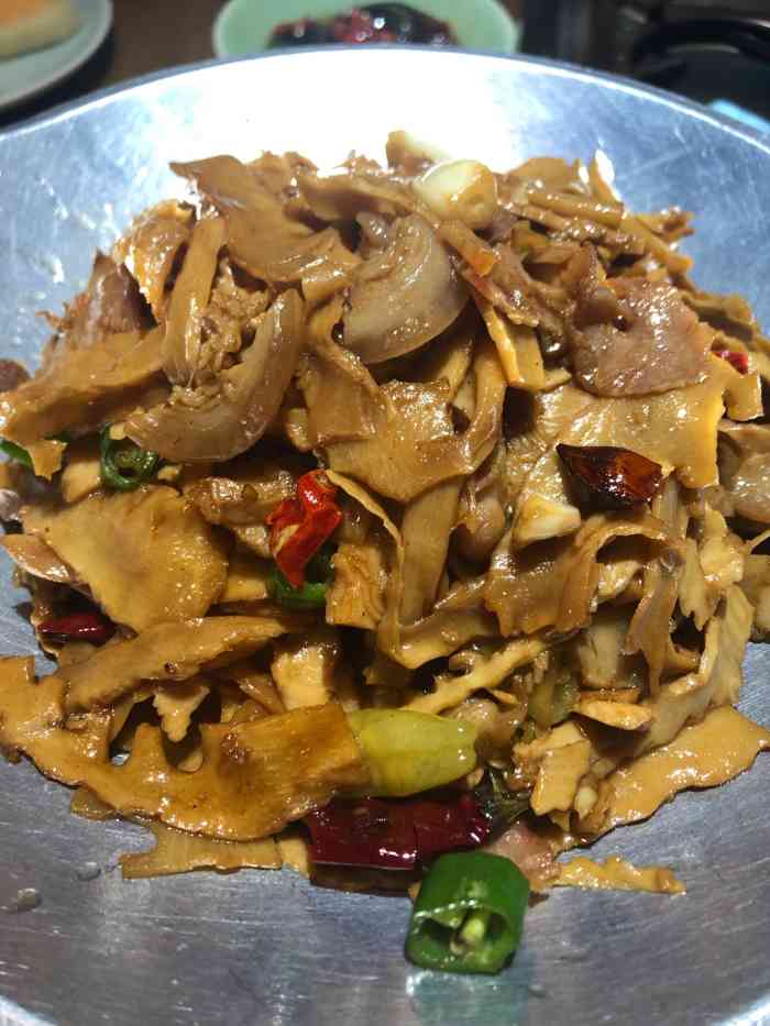 小菜园新徽菜(安庆八佰伴店)-"口味:口味不错,刚刚好,服务:一直在努.