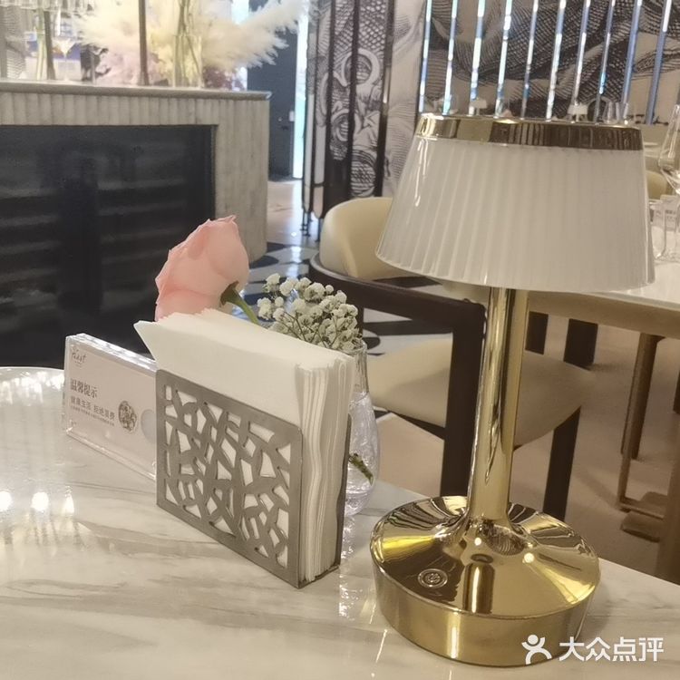 西餐美食，尽在万象城
