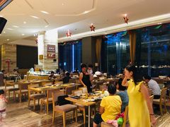 大堂-威珀斯酒店·珀萃美食餐厅 | 海鲜刺身·现烤生蚝·特色烤肉