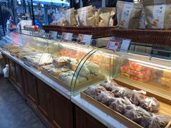 面包甜点陈列柜-清真全盛斋传统糕点(西羊市店)