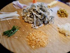 鱼皮捞起-申粤轩酒楼·三十年粤菜经典(丁香花园店)