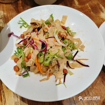 逛完王家大院就来了洪洞，网上搜了美食，都推荐十里香