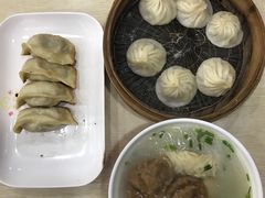 -珊珊小笼馆(仙霞路店)