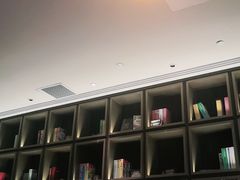 -钱小奴海鲜自助黑金店(杭州滨江龙湖店)