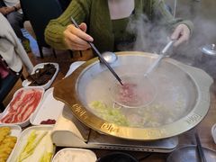 -天成·潮州牛肉脆肉鱼生蚝自助火锅
