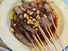 校门口一把牛-喝丢一只鞋海鲜烧烤·海肠捞饭(东关街店)
