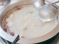 -马家斑.鲜鱼火锅(松湖万科店)
