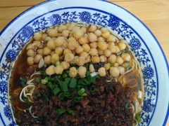 -渝之汇牛肉豌杂面