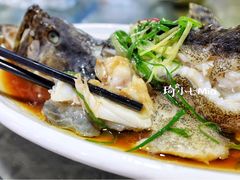 清蒸石斑鱼-四川小胡子海鲜(丁村万人海鲜广场店)