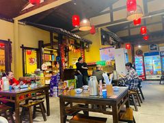 -富正毅三下锅·湘西韵味(天门山索道店)