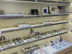 -视野联行眼镜·蔡司·尼康·豪雅·依视路(青浦宝龙店)