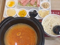 -花馬肆.云南过桥米线(汉神购物广场现场熬汤店)