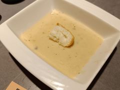 奶油蘑菇浓汤-庖丁兄弟干式熟成牛排自助餐厅(仁恒伊势丹店)
