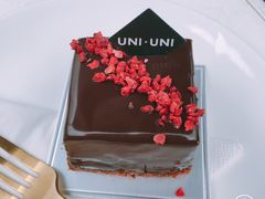 -UNI UNI(环亚凯瑟琳店)