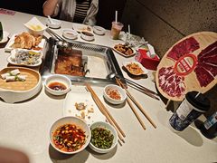 -海底捞火锅鲜切牛肉主题店(长寿路店)
