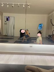 -闺蜜瑜伽·普拉提女性塑形馆