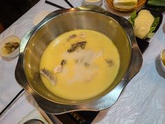 -鲜入围煮花胶鸡海鲜火锅