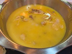 浓汤原只花胶鸡煲-鲜入围煮花胶鸡海鲜火锅