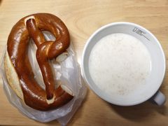德式碱水面包-PARIS BAGUETTE巴黎贝甜(周浦万达店)