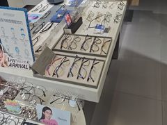 -视野联行眼镜•蔡司•依视路(温江店)