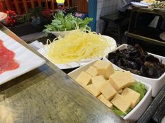 -宽板凳老灶火锅(台湾街店)
