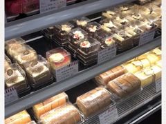 -红宝石·鲜奶小方·海派西点房(南丹店)