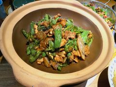 碾辣椒炒肉-吃饭皇帝大土家民族菜(正大广场店)