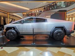 -TESLA 特斯拉(上海太古汇体验店)