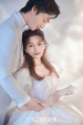 -现代经典婚纱摄影