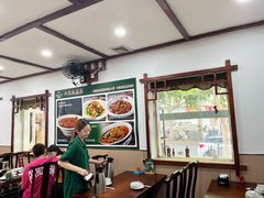 -湖南人家湘菜馆(镇江路店)
