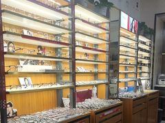-优医视平价眼镜蔡司依视路折扣工厂店(十里堡店)